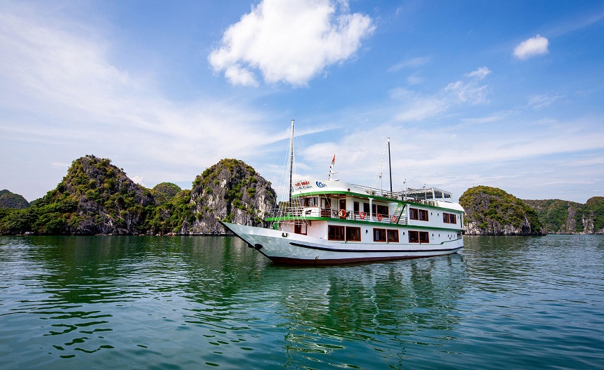 du thuyền Lan Hạ đẳng cấp 4 sao Venezia cruise.