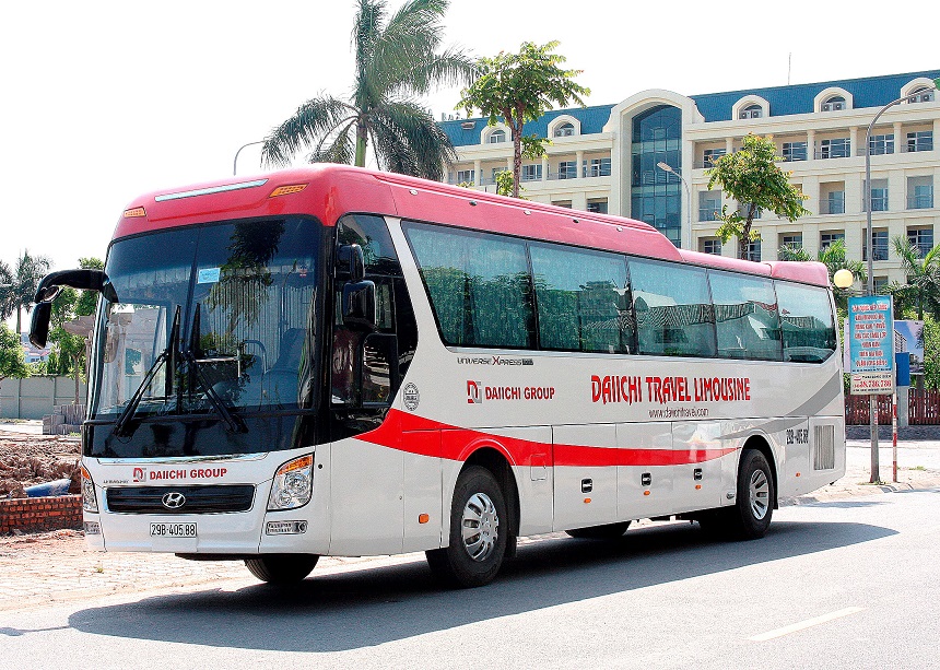 Hanoi to Cat Ba island: 45-seat car